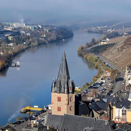 Panoramaapartment Wine & Castle דירה *